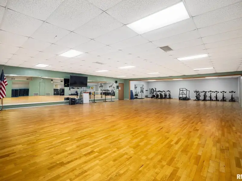 Turnkey Commercial Fitness Facility with Strong Membership Base in Prime Location