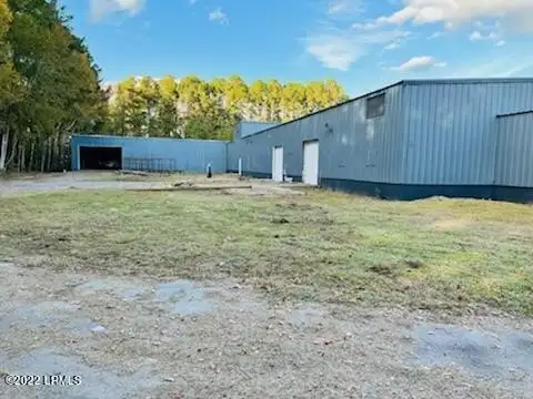 Two Warehouse Spaces for Lease in Ridgeland Near I-95 and Downtown