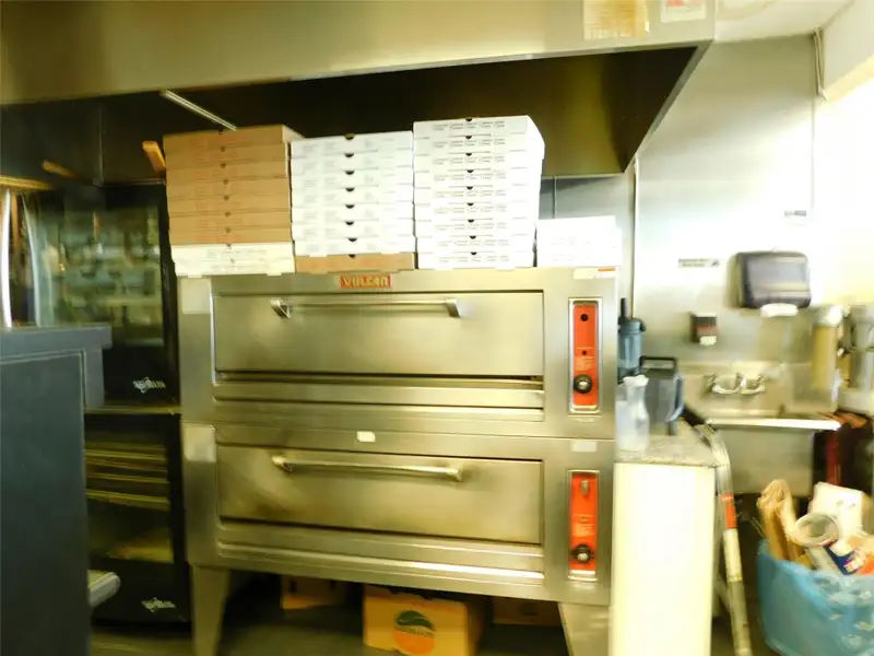 Turnkey Pizza Restaurant for Sale in High-traffic Location with Essential Equipment Included