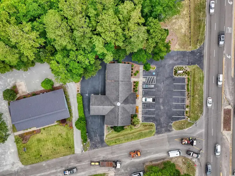 Standalone Commercial Building with Drive-thru in High-traffic Pawleys Island Location