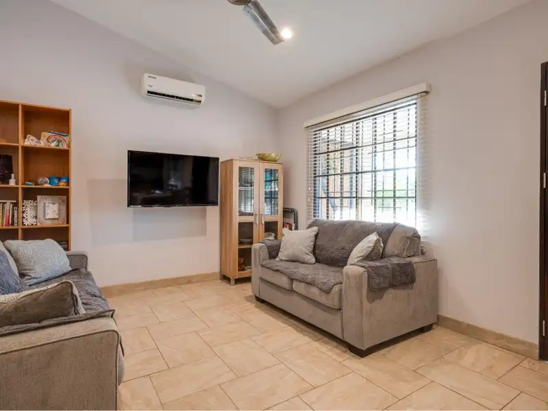 Centrally Located Guest House Apartments in Flamingo Beach, Costa Rica