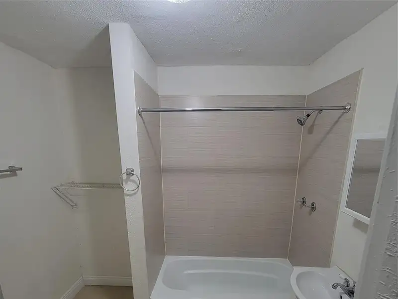 Turnkey Multifamily Investment: 8 Furnished Studios & 2/2 Apartment Near Las Olas