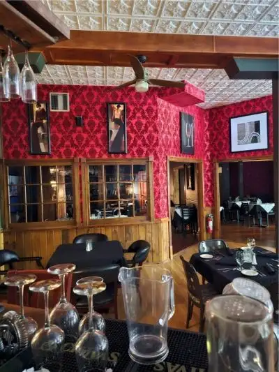 Historic Grand Central Hotel with 15 Suites and Restaurant in Eureka Springs, Ar