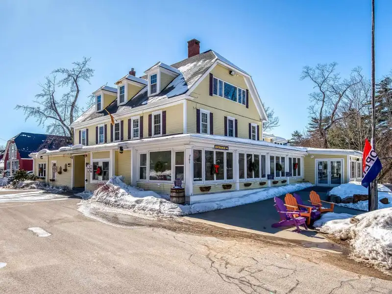 Multi-use Property with Restaurant, Brewery, and Guest Rooms Near Mt. Washington
