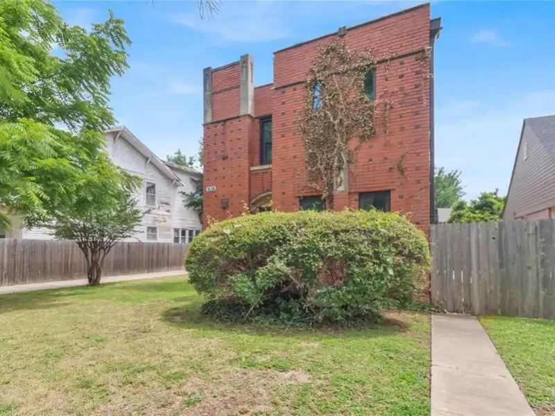 Renovated Investment Complex with 10 Units Near Plaza District, Oklahoma City