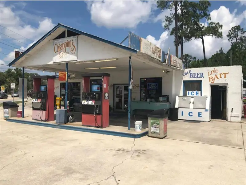 Established Mixed-use Commercial Property in Melrose, Florida Near Lake Santa Fe