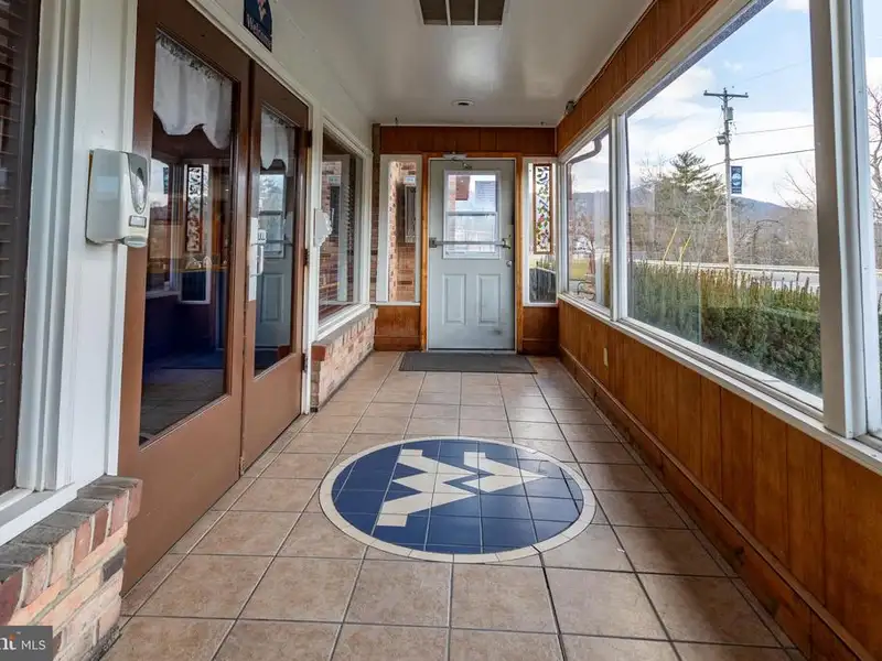 Established Restaurant with Commercial Kitchen and 120+ Seating in Hardy County