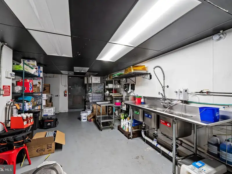 Two Storefronts in Towson: Restaurant and Vacant Space for Lease