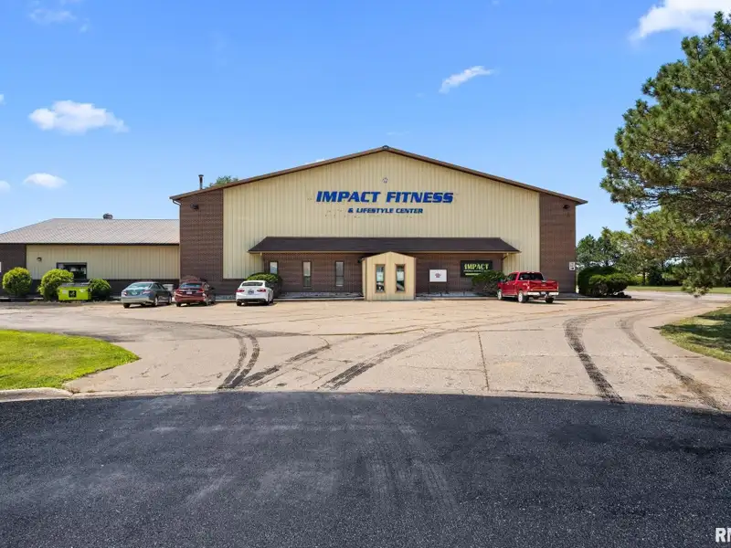 Turnkey Commercial Fitness Facility with Strong Membership Base in Prime Location