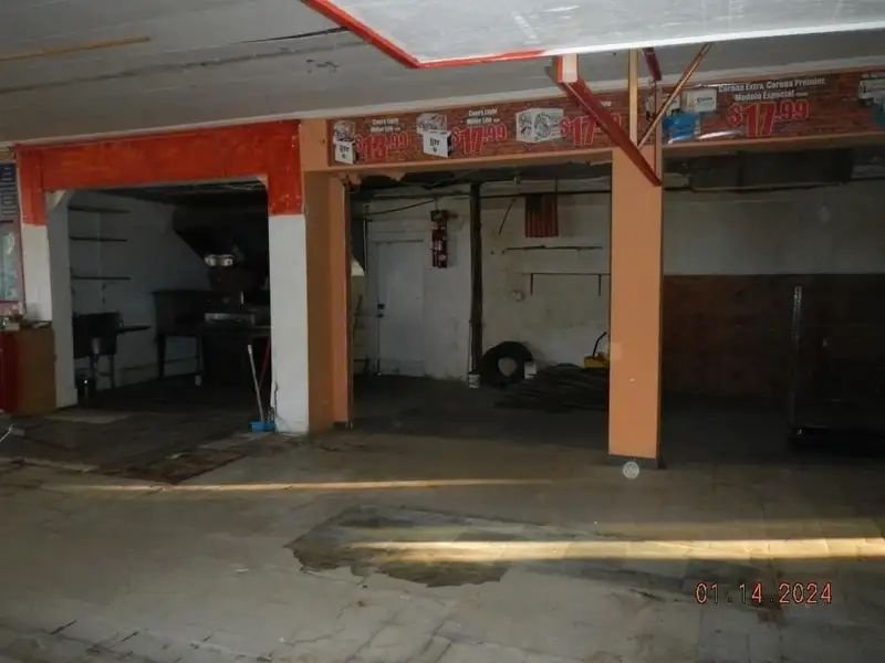 Commercial Space in Historic Montgomery Village - 2000 Sq Ft with High Visibility