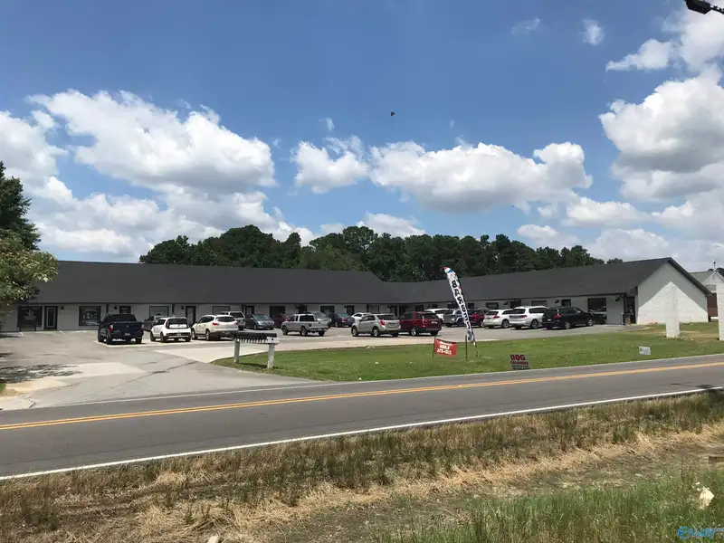 Versatile 1,100 Sq Ft Space on Capshaw Road Near Research Park and Highways