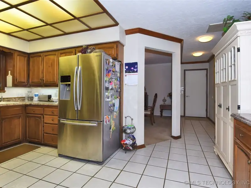 Live-work Property: 2000 Sq. Ft. Office Building with House on 1.25 Acres