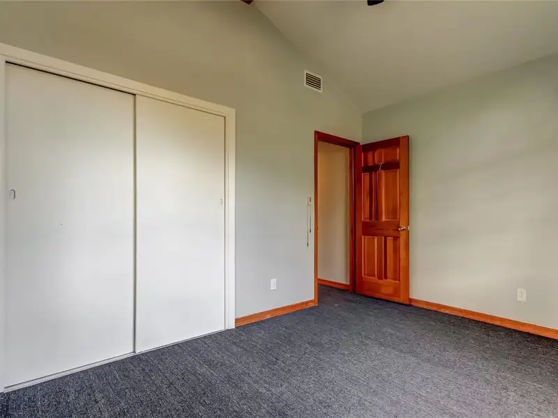 Professional Office Building in Central St. Petersburg with Flexible Layout and Parking