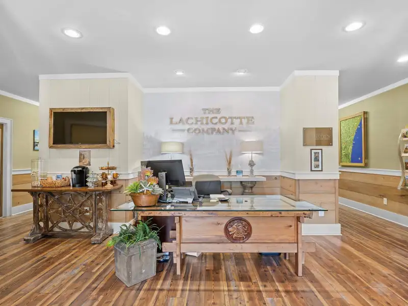 Centrally Located 3761 Sq Ft Office Space in Pawleys Island with Ample Parking