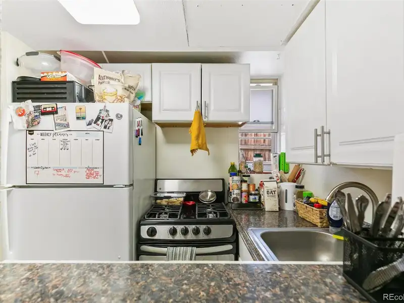 Investment Opportunity: 6-unit Property Near Rose Medical Center and 9th/colorado District