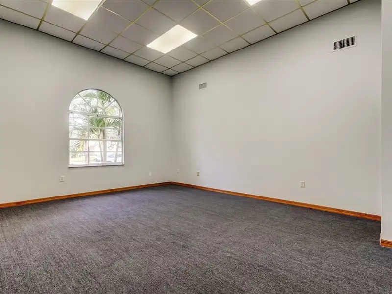 Professional Office Building in Central St. Petersburg with Flexible Layout and Parking