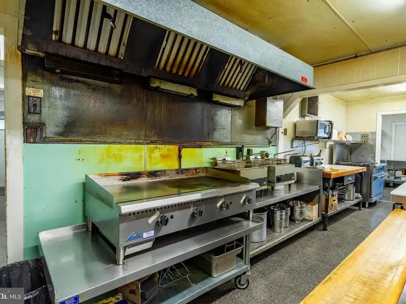 Established Restaurant with Commercial Kitchen and 120+ Seating in Hardy County