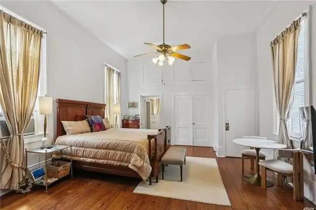 Spacious 2 Bed, 2 Bath Apartment with Balcony on Prytania Corridor