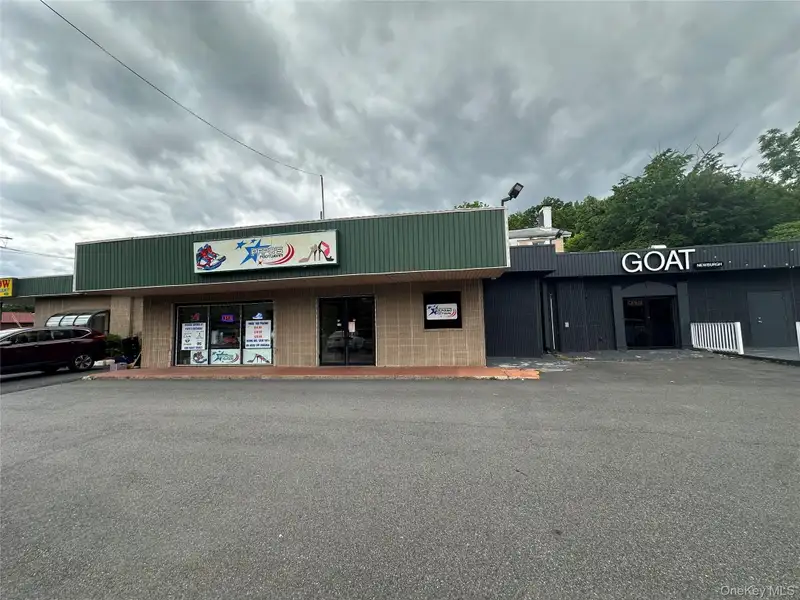 Prime Commercial Retail Space on 9w Corridor - 2,000 Sq Ft with High Visibility