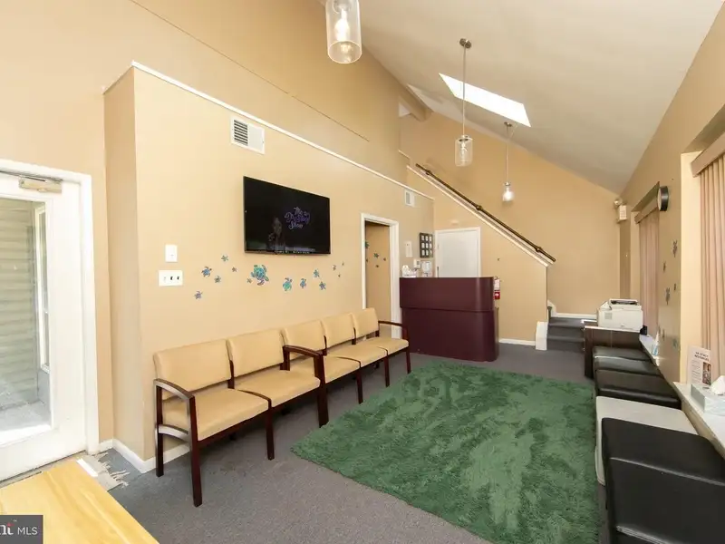 Bi-level Office Condo in Washington Township Professional Campus, Turnersville, Nj