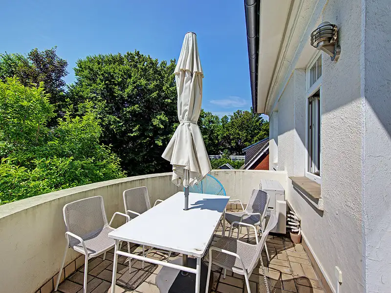 Art Nouveau Villa in Dortmund's Gartenstadt - Versatile Use for Living or Office Space