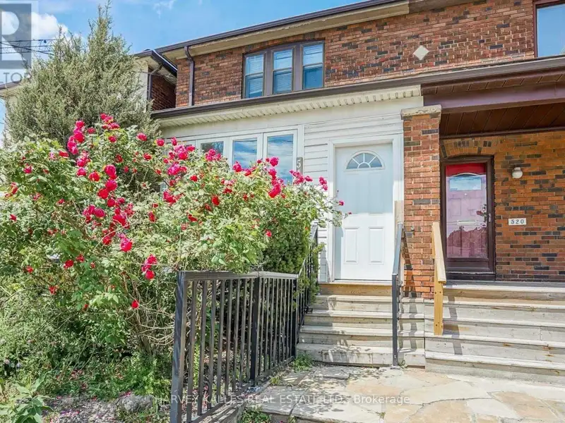 Top Floor Office Space in Renovated Semi-detached House, Prime Location, Utilities Included