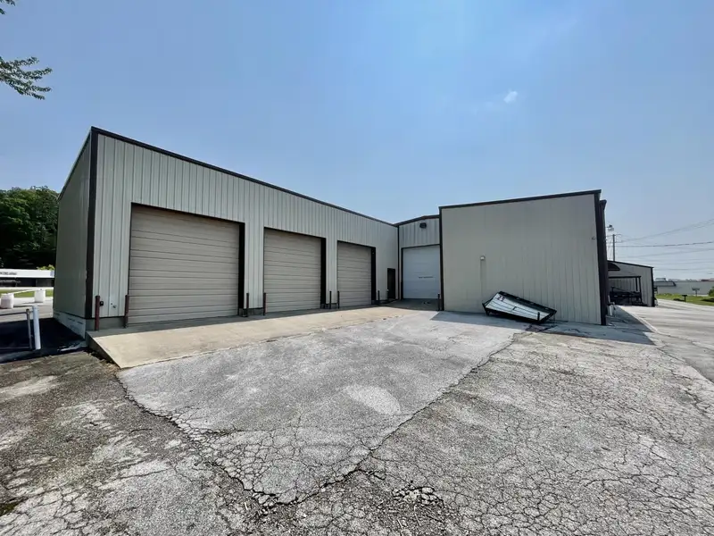 Versatile Commercial Property on Highway 25 N, Corbin with Showroom and Office Spaces