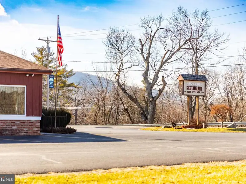 Established Restaurant with Commercial Kitchen and 120+ Seating in Hardy County