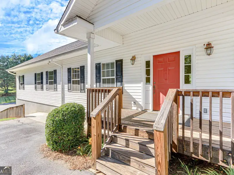 Versatile 7,900+ Sq Ft Medical Office Building in Prime Location Near Hospital