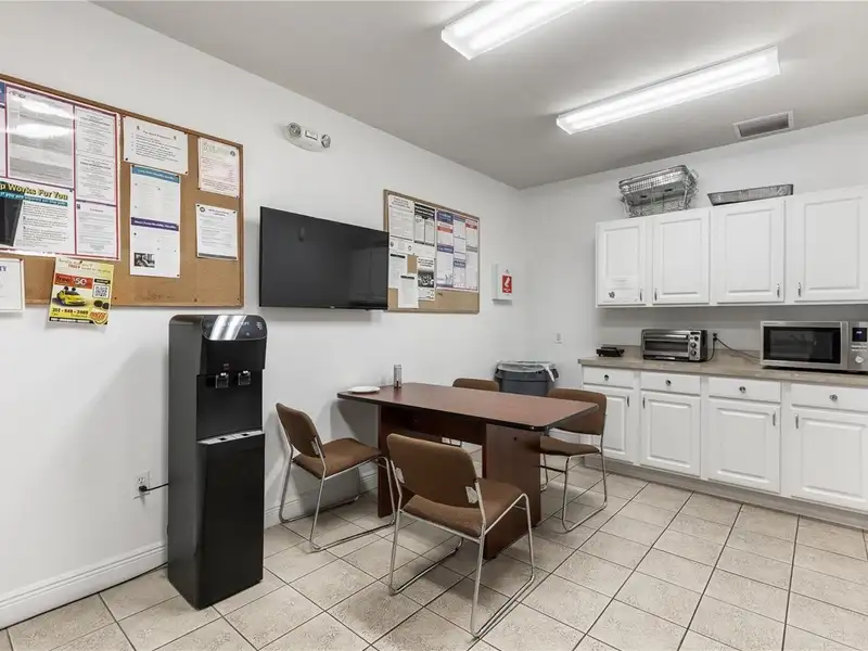 Commercial Investment Property in Gainesville, Fl with Long-term Tenant and Expansion Lot