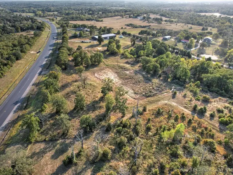 Modern Industrial Property on 9 Acres with Versatile Space and Expansion Potential