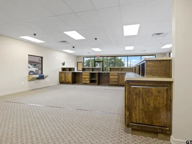High-traffic Commercial Building in Downtown Pittsburg, Tx - 1,500 Sf