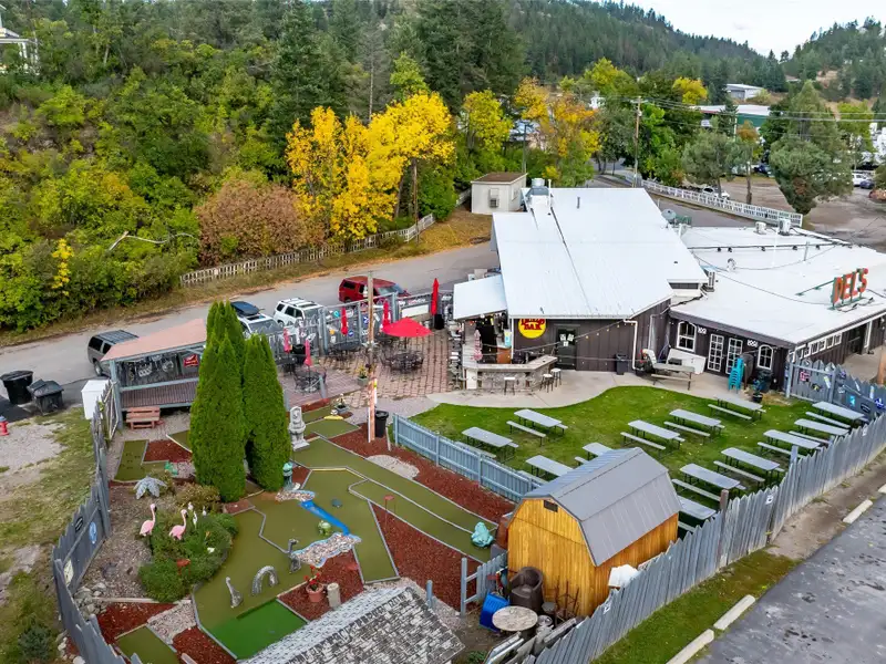 Historic Del's Bar & Grill: Profitable Lakeside Business in Somers, Mt with Liquor License