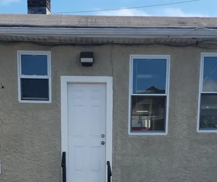 Retail Space for Lease - 1,400 Sq. Ft. with Basement in Prime Location