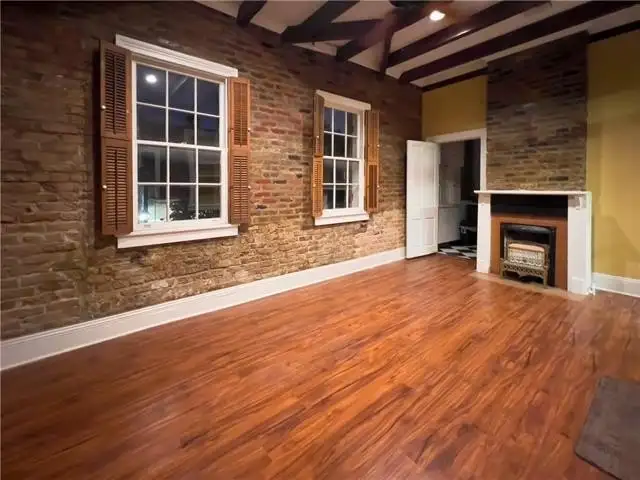 Versatile Mixed-use Property in Prime French Quarter Location