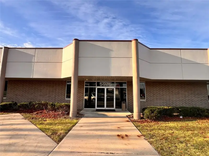 15,740 Sf Office Property with Updated Façade and Roof Near Council St. and Blairs Ferry