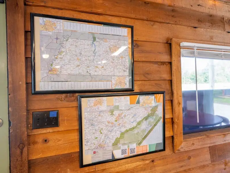 Commercial Restaurant on 3.4 Acres in Parsons, Tn with Extensive Equipment and Upgrades