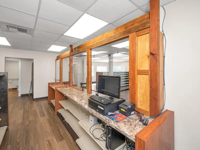 Flexible Use Commercial Property in Updated Condition, Former Fast Food and Pharmacy Location