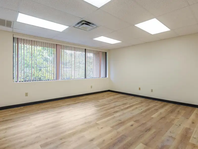 Cleveland, Tn Office Suites for Lease - Newly Remodeled, 2,400 & 2,164 Sq Ft
