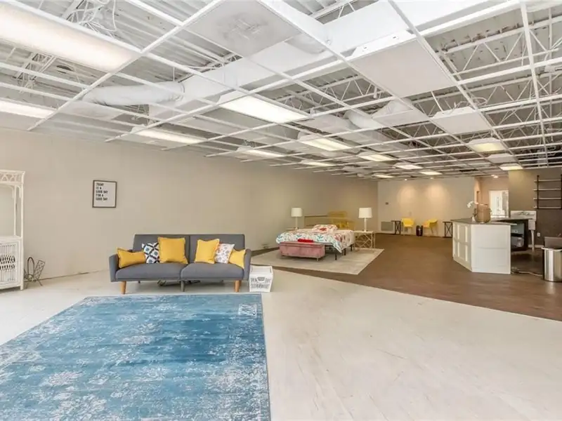 Prime Commercial Space with Dual Storefronts in Midtown, Mobile