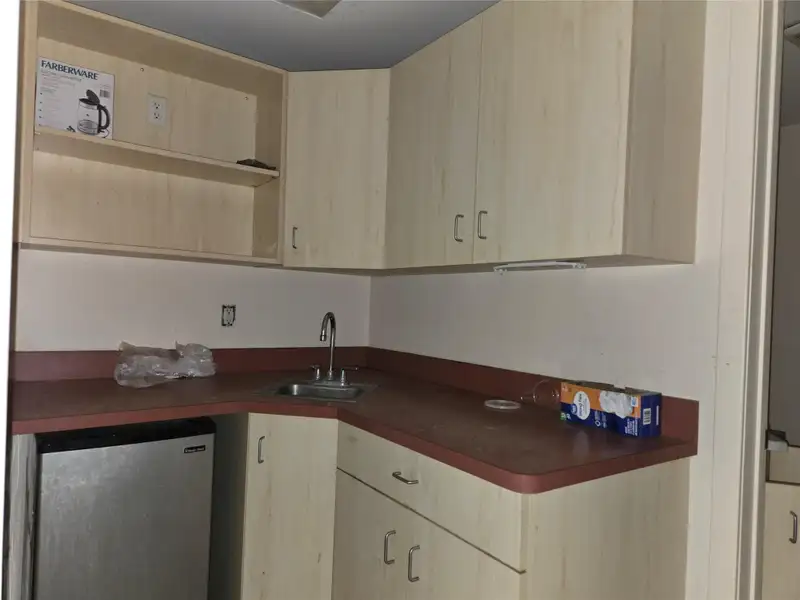 Free-standing Office Space with Multiple Offices and Ample Parking in Prime Location