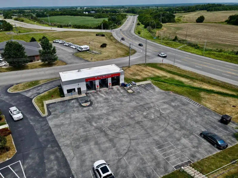 High-traffic B-3 Zoned Commercial Property on Lexington Rd. with Automotive Facility