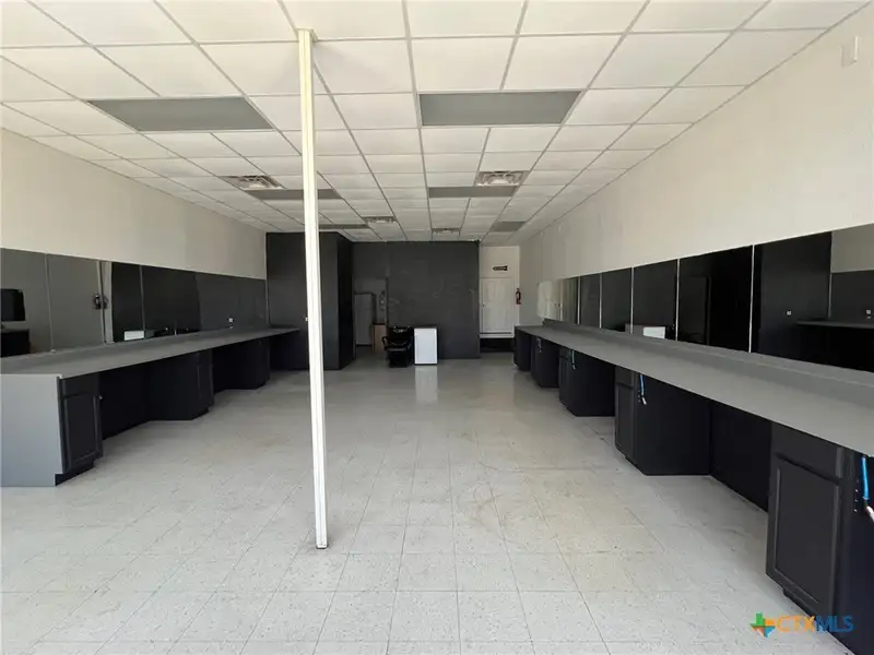Retail Space for Lease on West Hallmark, Killeen - Former Barber Shop
