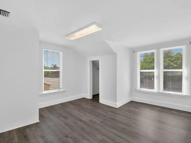 Free-standing Office Space for Lease on Sheridan Street - 2,054 Sq Ft, 10 Parking Spots