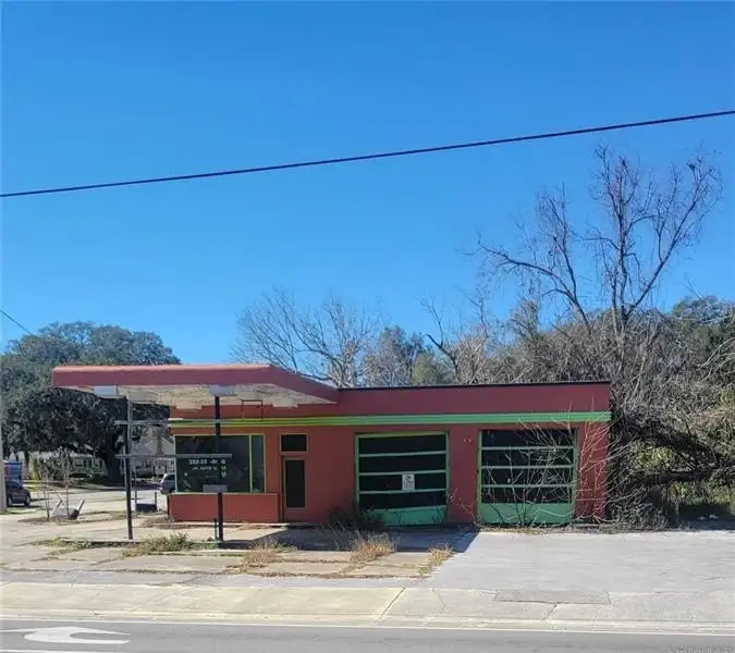 Former Gas Station on High-visibility Corner in Newberry, Fl