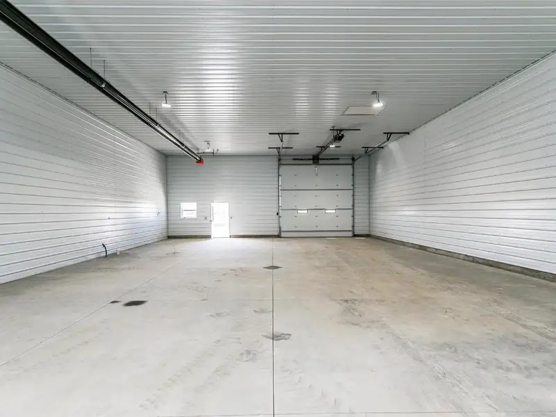 Newly Constructed Commercial Shop/warehouse for Lease Near Hwy Bypass