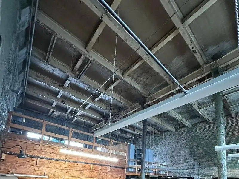 Industrial Building with 6 Bay Truck Repair Facility on 1.47 Acres Near Downtown