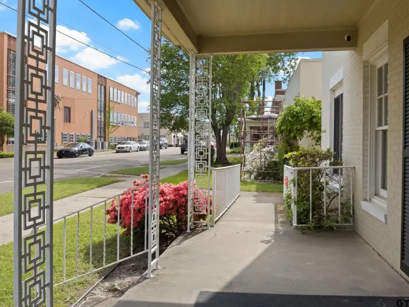 Prime 4400 Sq Ft Commercial Office Space in Downtown Mount Pleasant Cbd