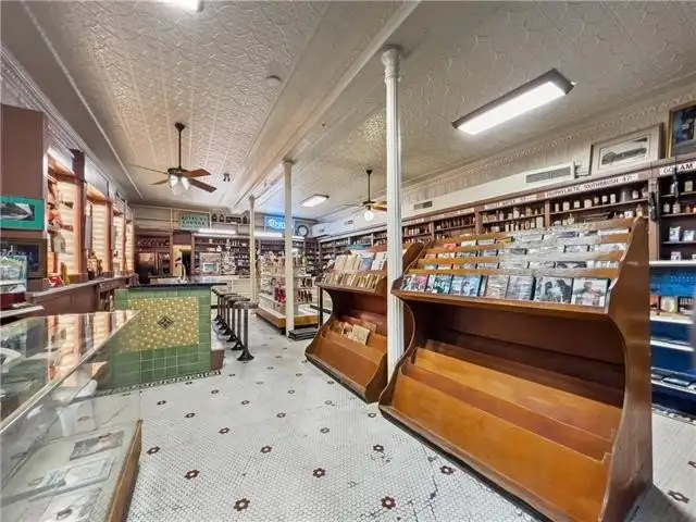 Versatile Mixed-use Property in Prime French Quarter Location