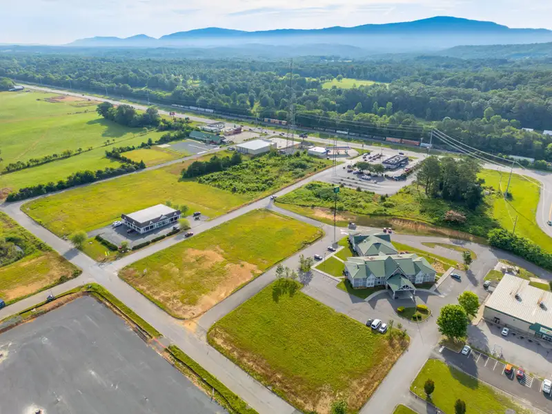 Nnn Land Lease Opportunity at High-traffic Crossroads Near Ocoee River and Cherokee National Forest
